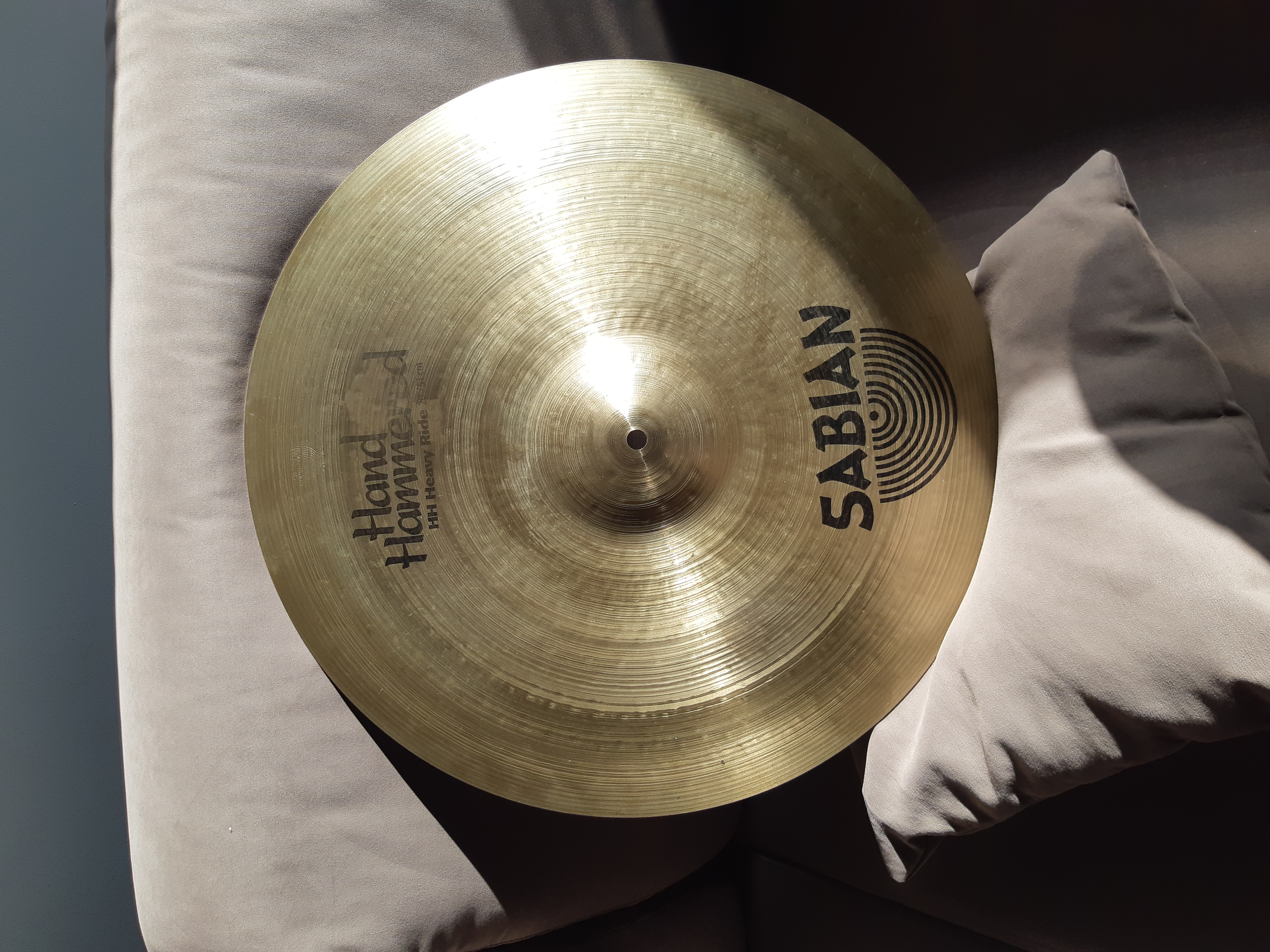 Acheter Cymbale Ride Sabian 20 pouces Très bon état - 200,00 € Cymbale Ride Sabian 20 pouces Très bon état - reconditionné disponible sur Zic Ethic