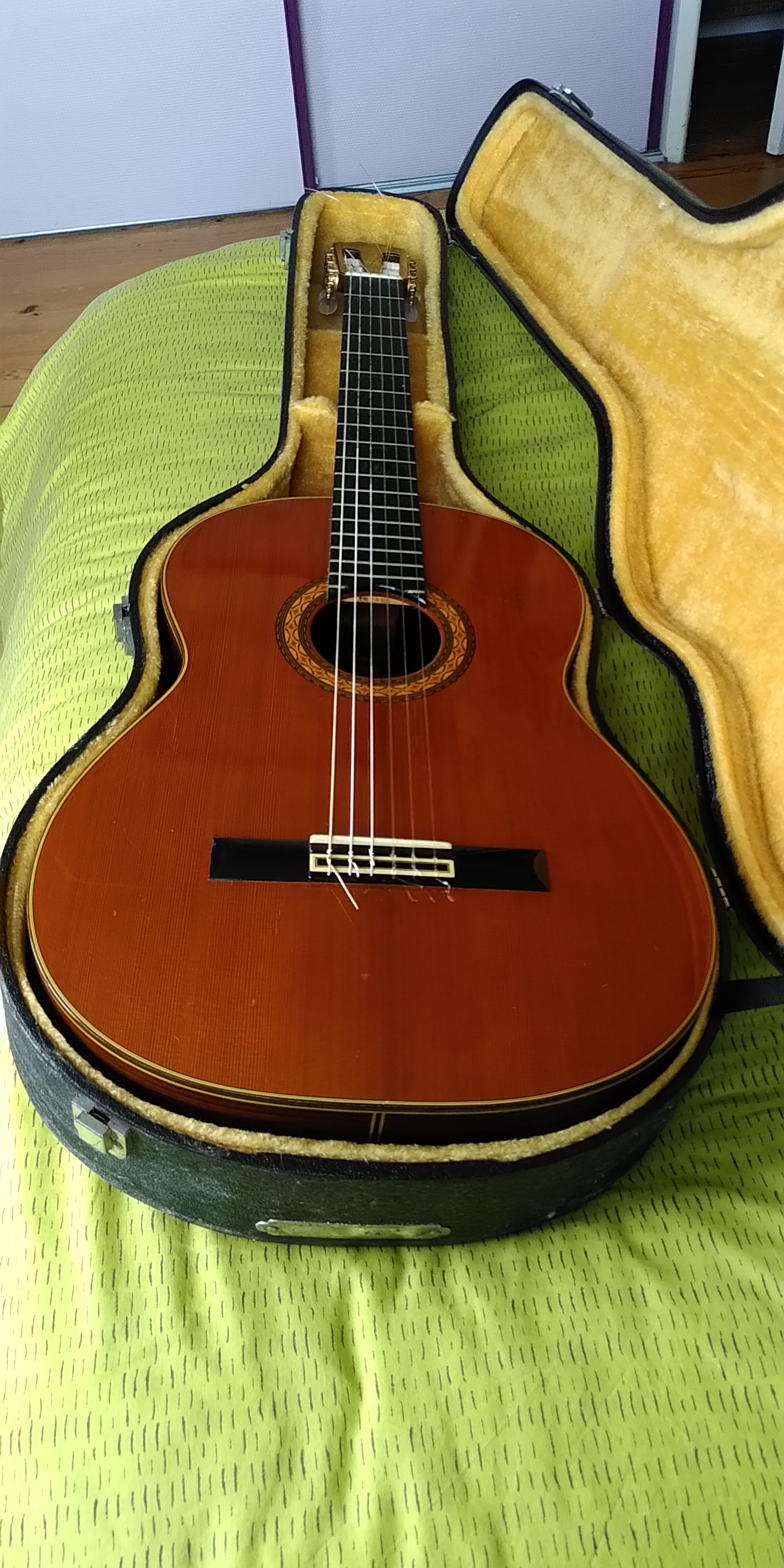 Acheter Guitare classique de luthier Sakurai by Khono, n7, 1976 - 2200,00 € Guitare classique de luthier Sakurai by Khono, n7, 1976 - reconditionné disponible sur Zic Ethic