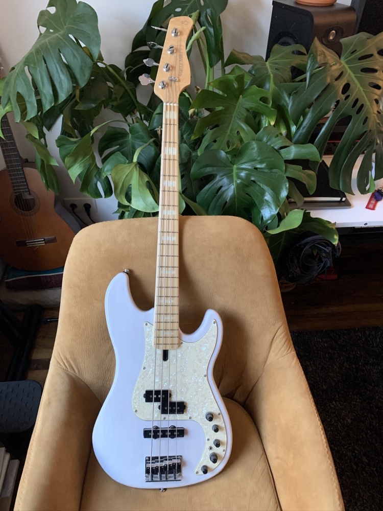 Basse Sire Marcus Miller P7 Swamp Blanche