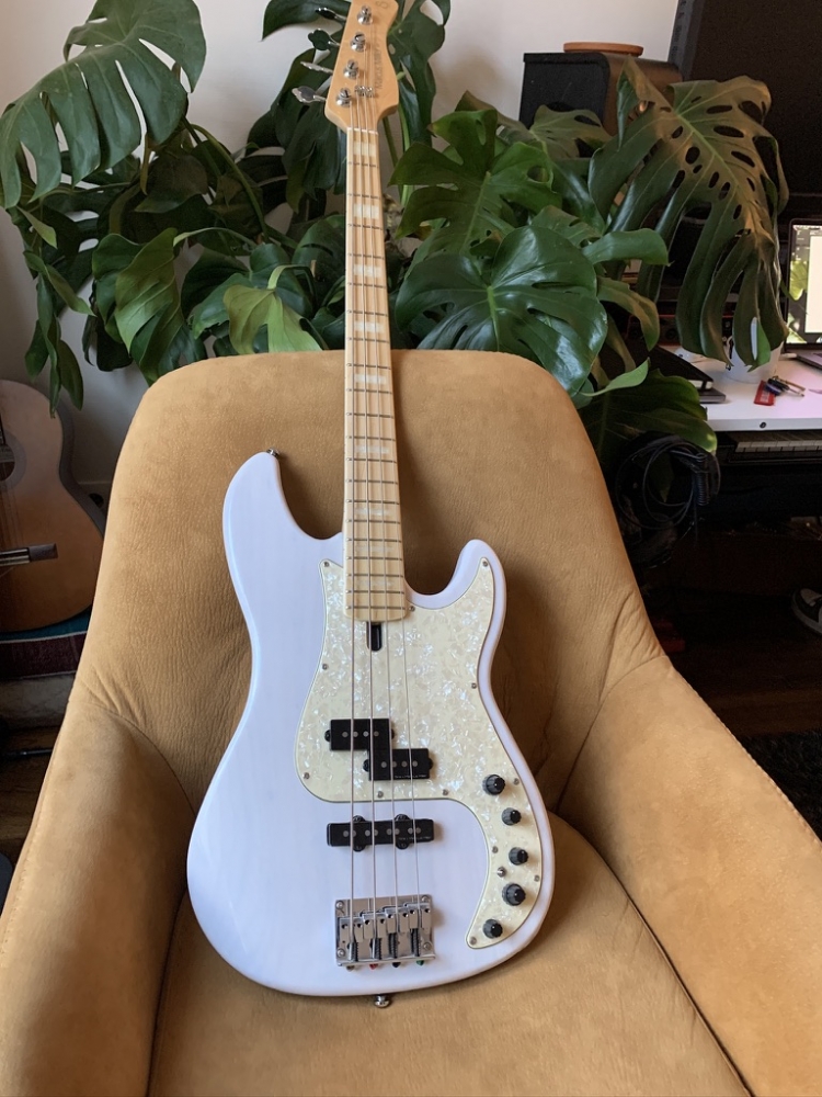 Basse Sire Marcus Miller P7 Swamp Blanche
