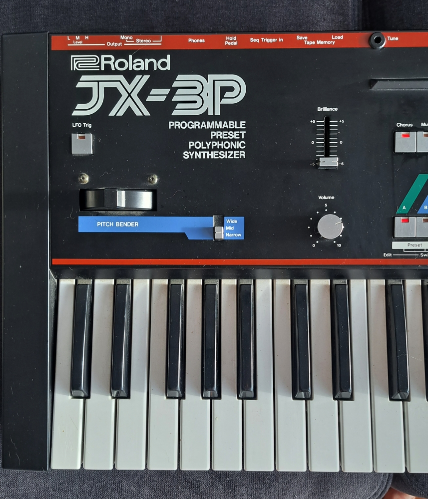 Synthétiseur Roland JX-39