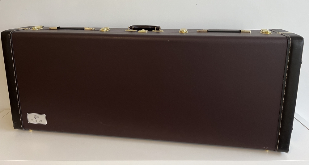 (VENDU) Saxophone Baryton Jupiter JBS1000