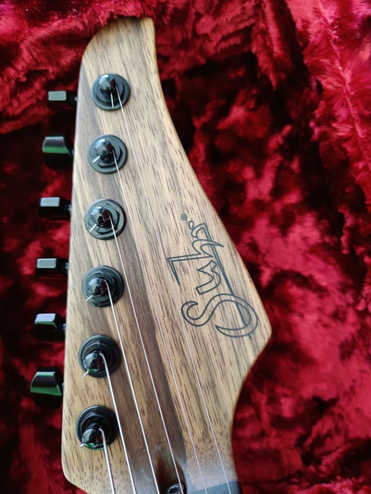 Guitare électrique Suhr Standard Black Limba