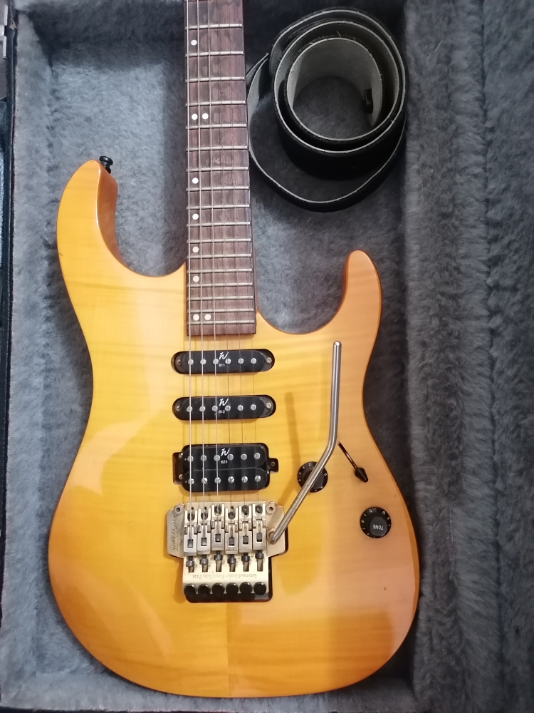 Guitare électrique Washburn MG700 + Caisson ampli Marshall 8020 Valvestate