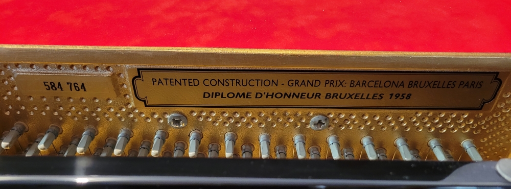 Piano droit Petrof 115-II