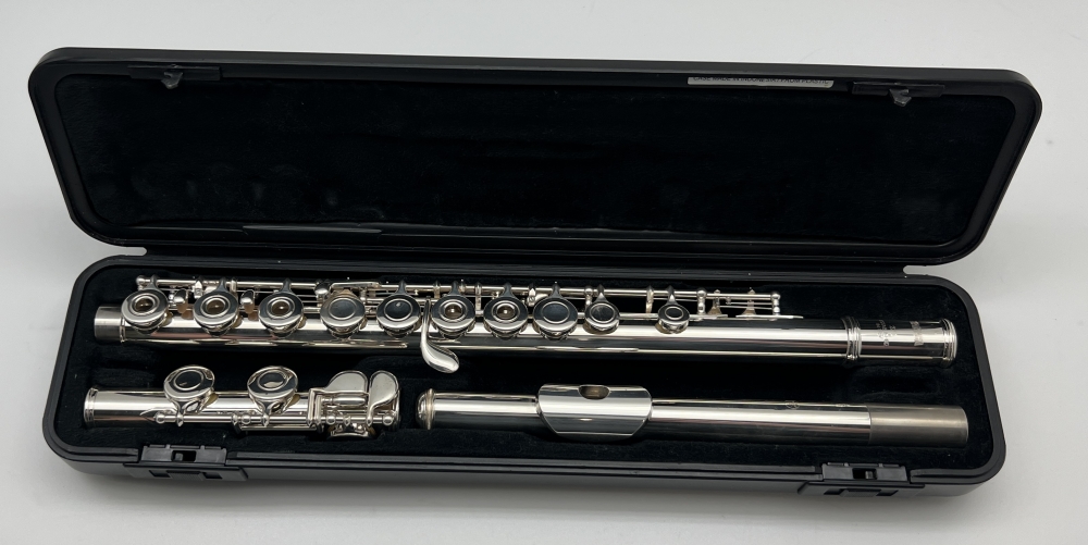 (VENDU) Flûte traversière Yamaha YFL-281