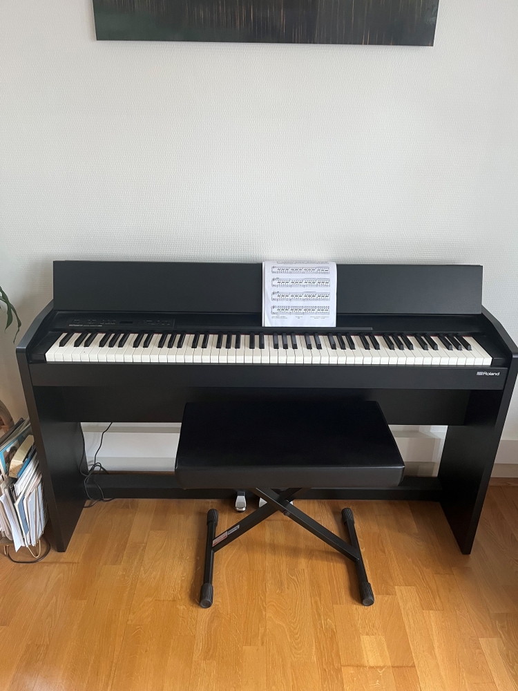 Piano numérique Roland F-140R