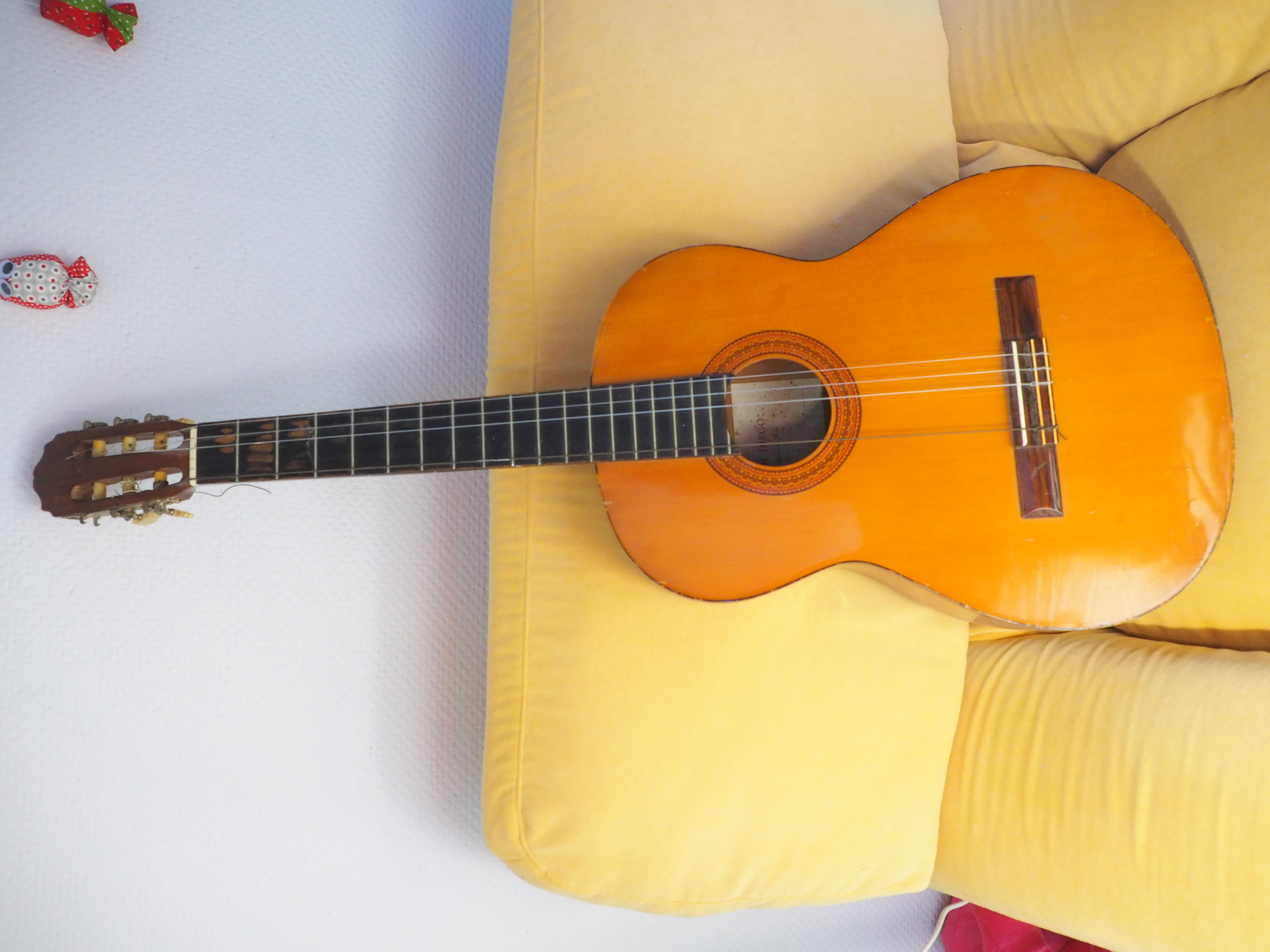Guitare classique San Diego Bon état -  reconditionné disponible sur Zic Ethic