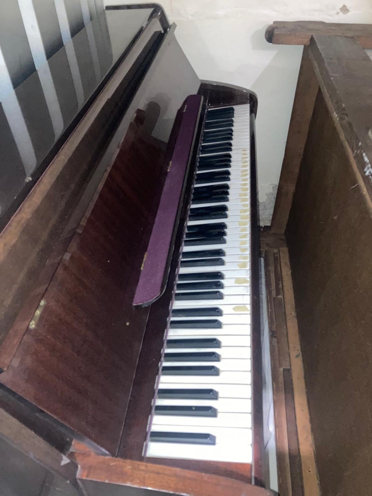 Piano droit Schimmel 97 SL