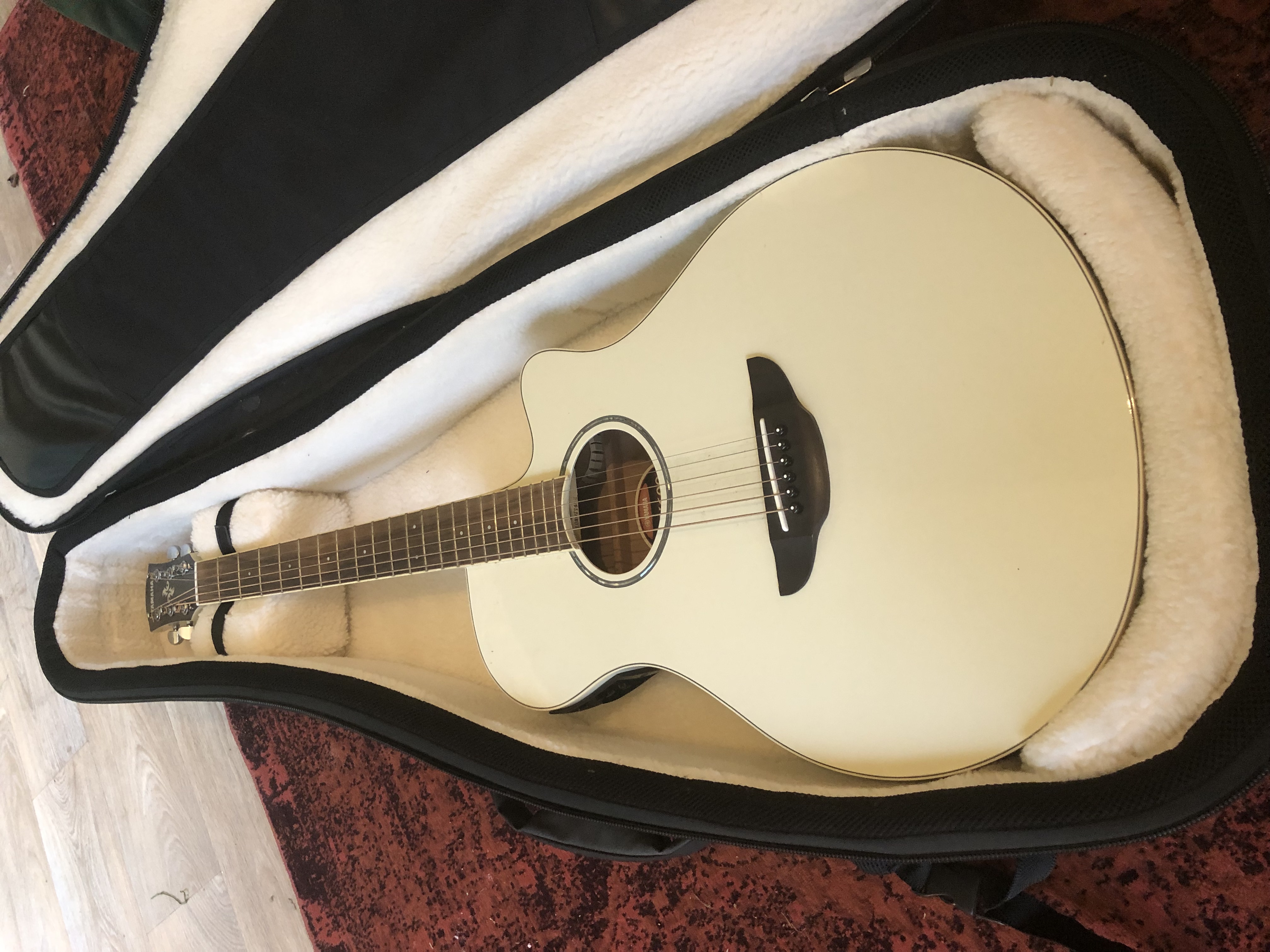 Guitare Yamaha APX 600 - Très bon état sur Zic Ethic