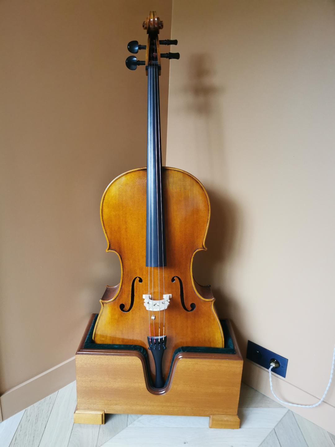 Violoncelle 4/4 Très bon état -  reconditionné disponible sur Zic Ethic