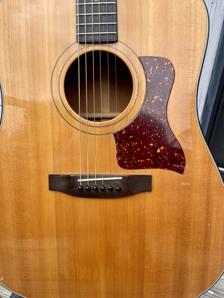 Guitare acoustique Taylor 610