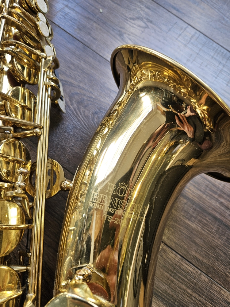 Saxophone ténor Roy Benson TS-202