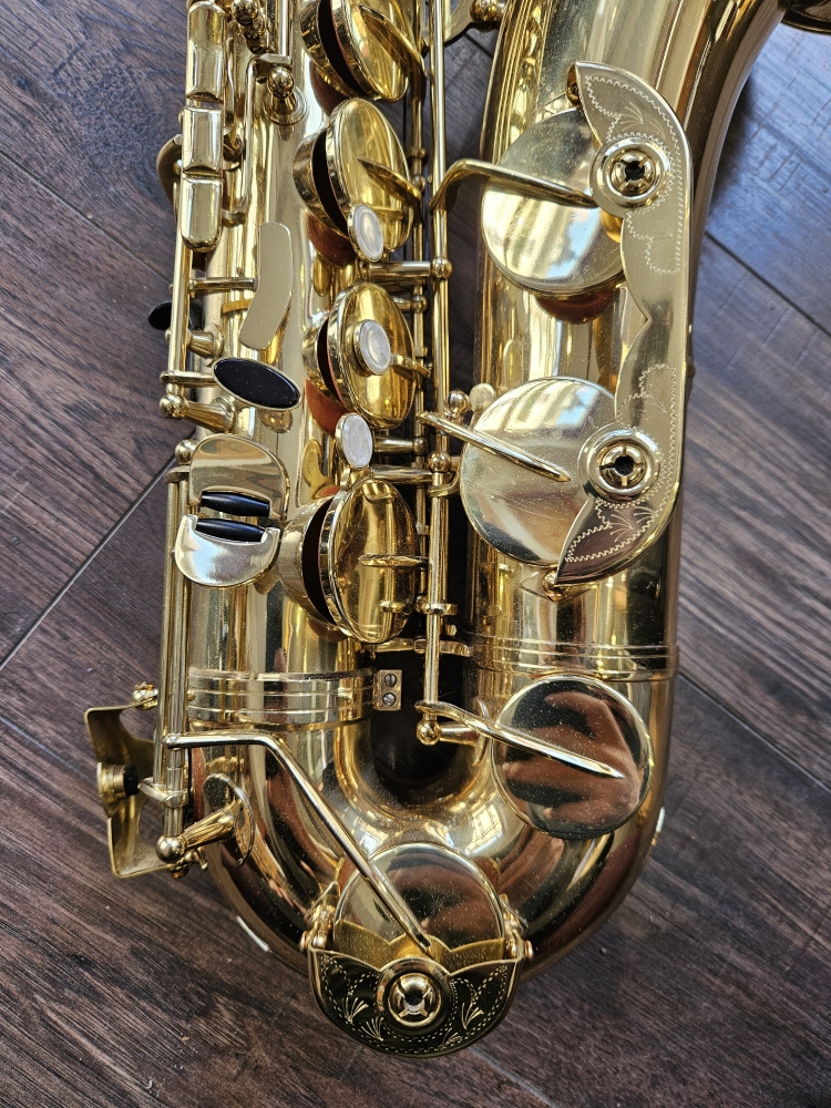 Saxophone ténor Roy Benson TS-202