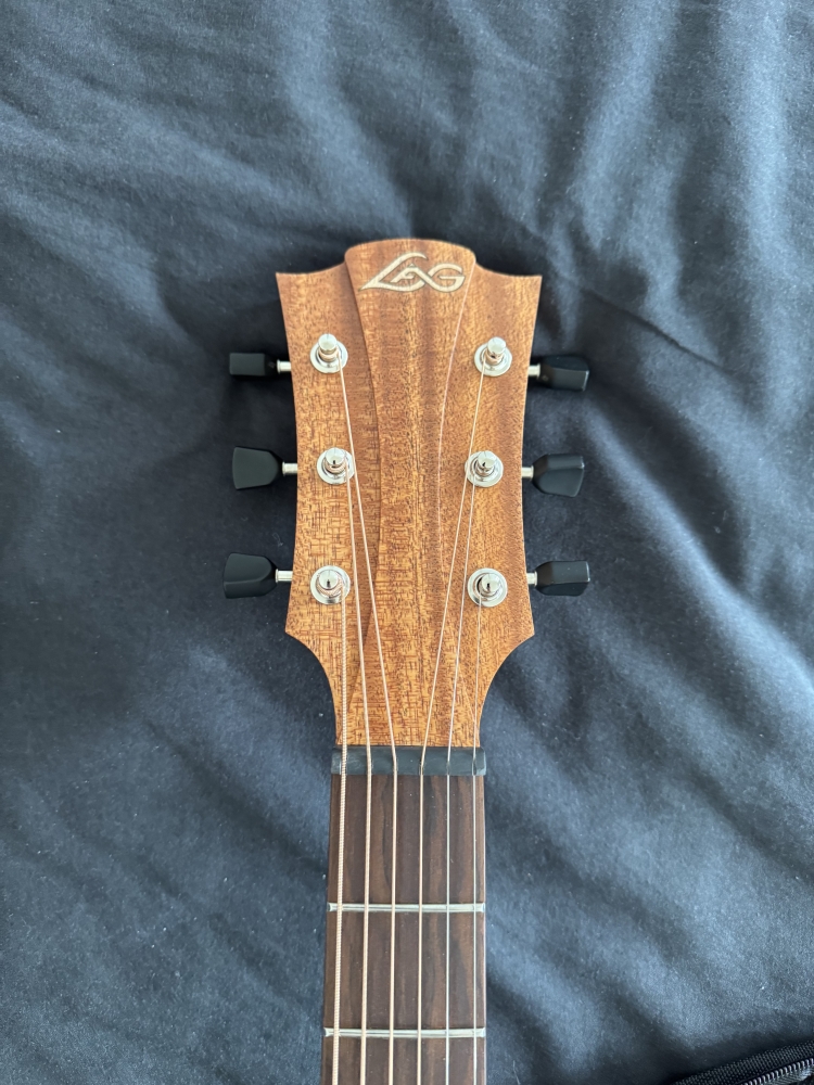 Guitare acoustique Tramontane T-70A