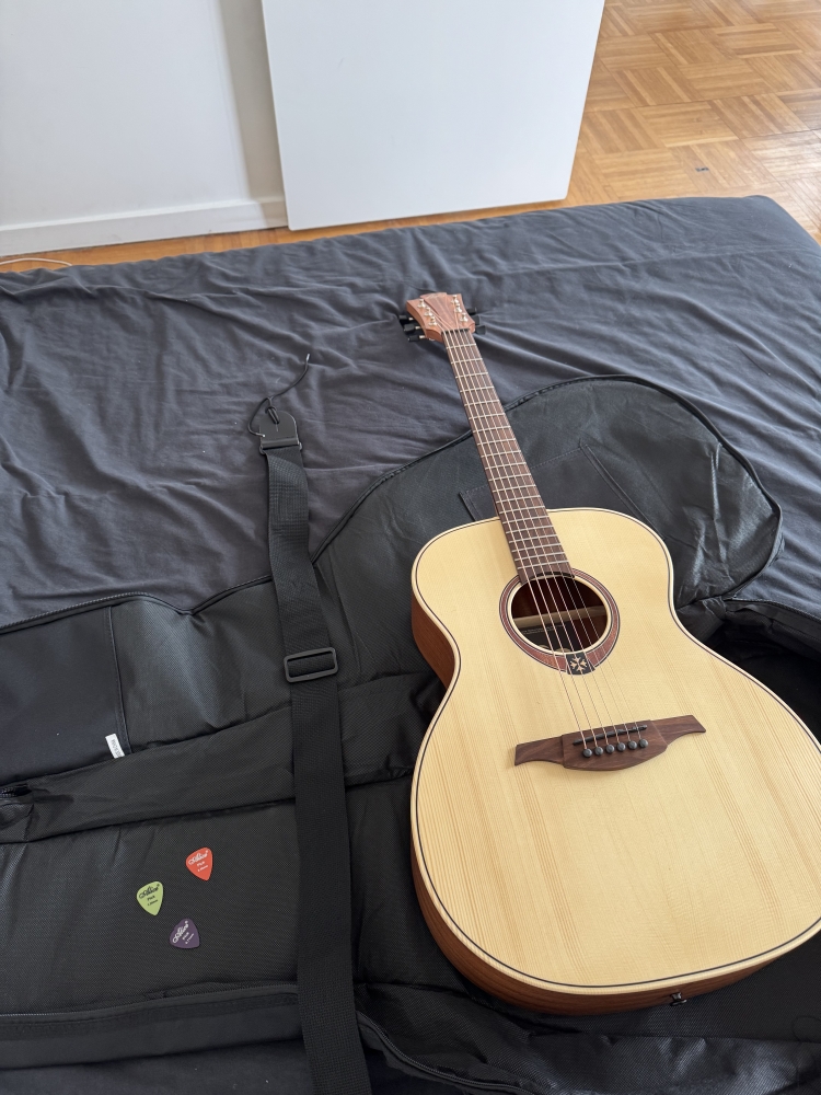Guitare acoustique Tramontane T-70A