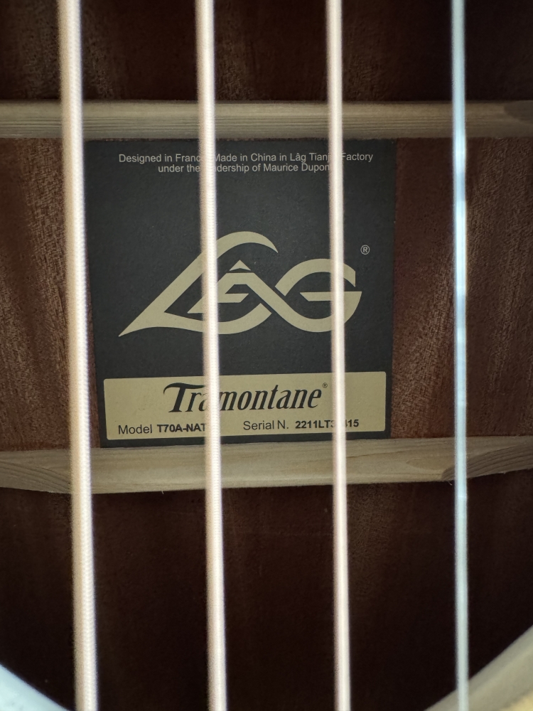 Guitare acoustique Tramontane T-70A