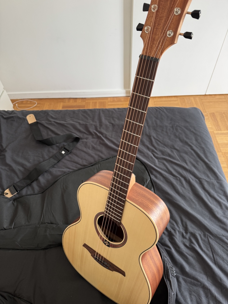 Guitare acoustique Tramontane T-70A