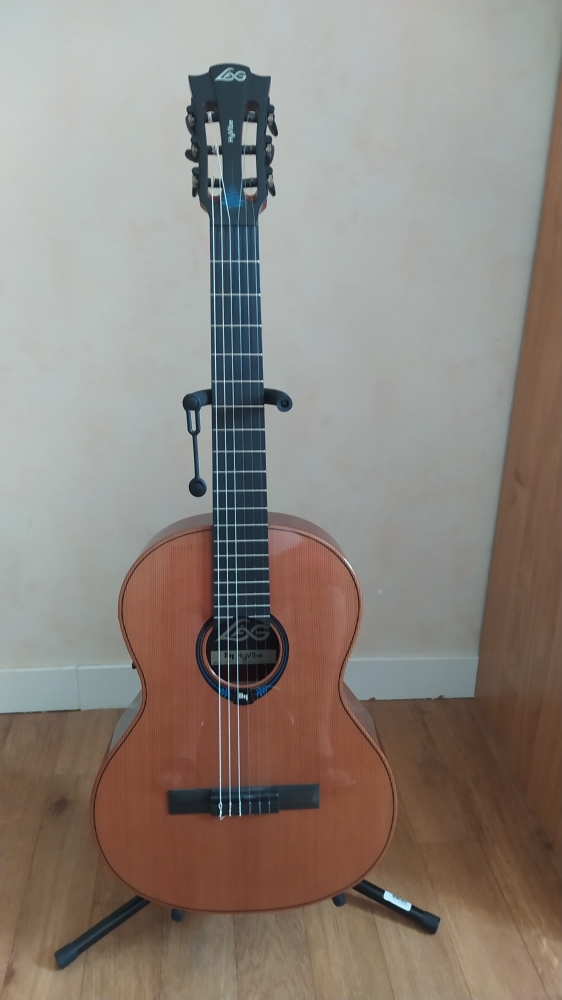 Guitare Lag Classique Hyvib CHV30E