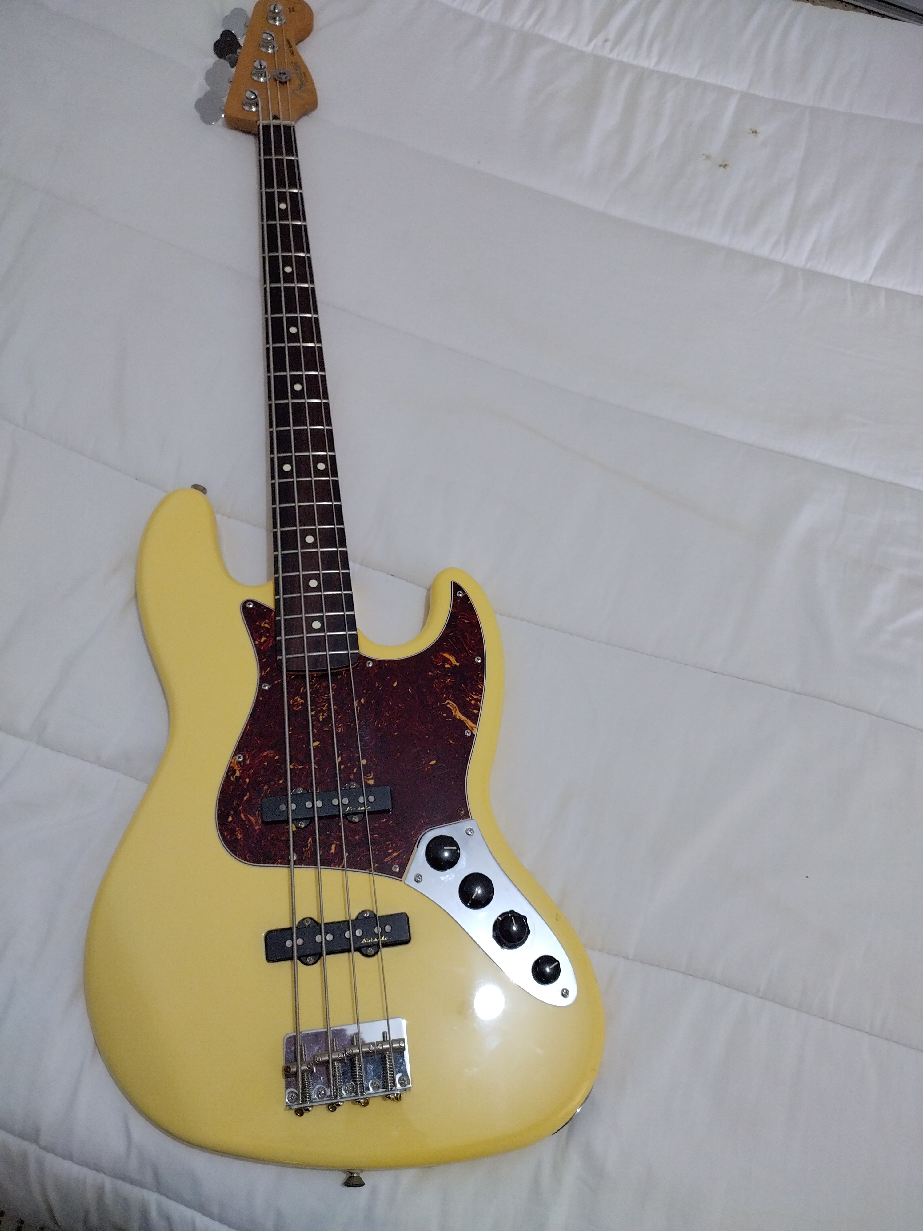 Basse Fender mexicaine de luxe 