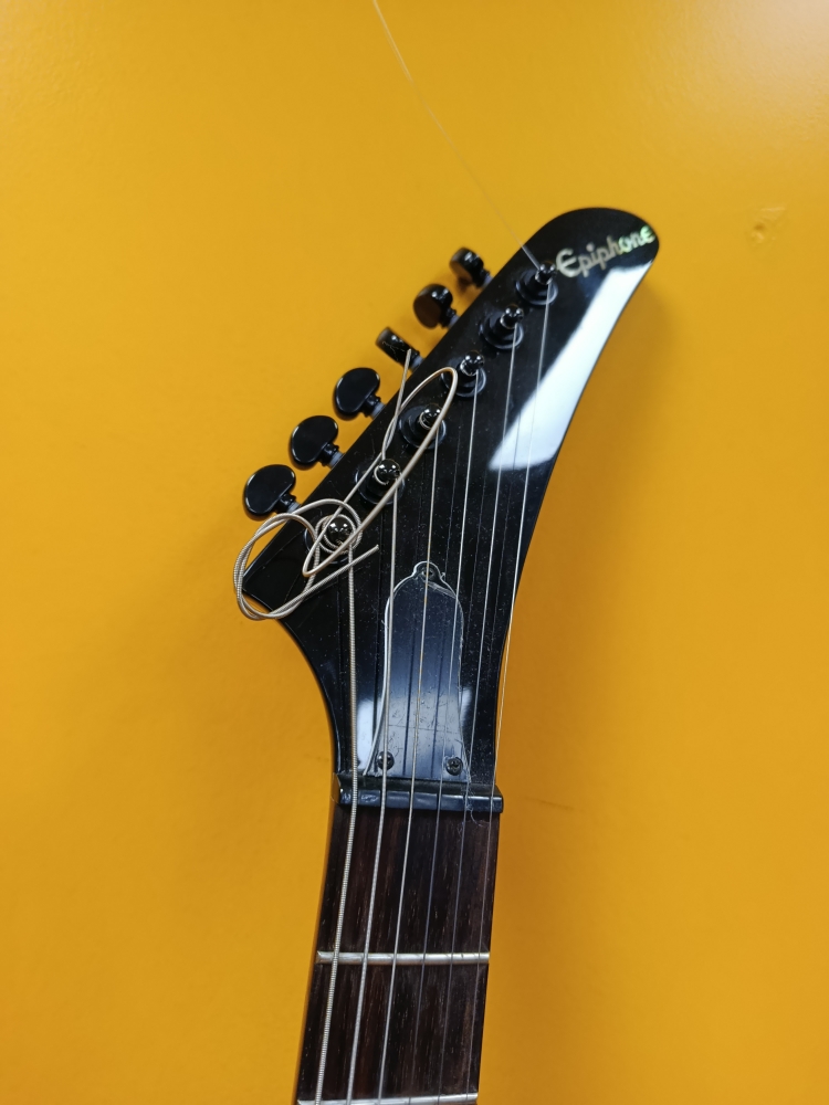 Guitare électrique Epiphhone Explorer 1984 EX