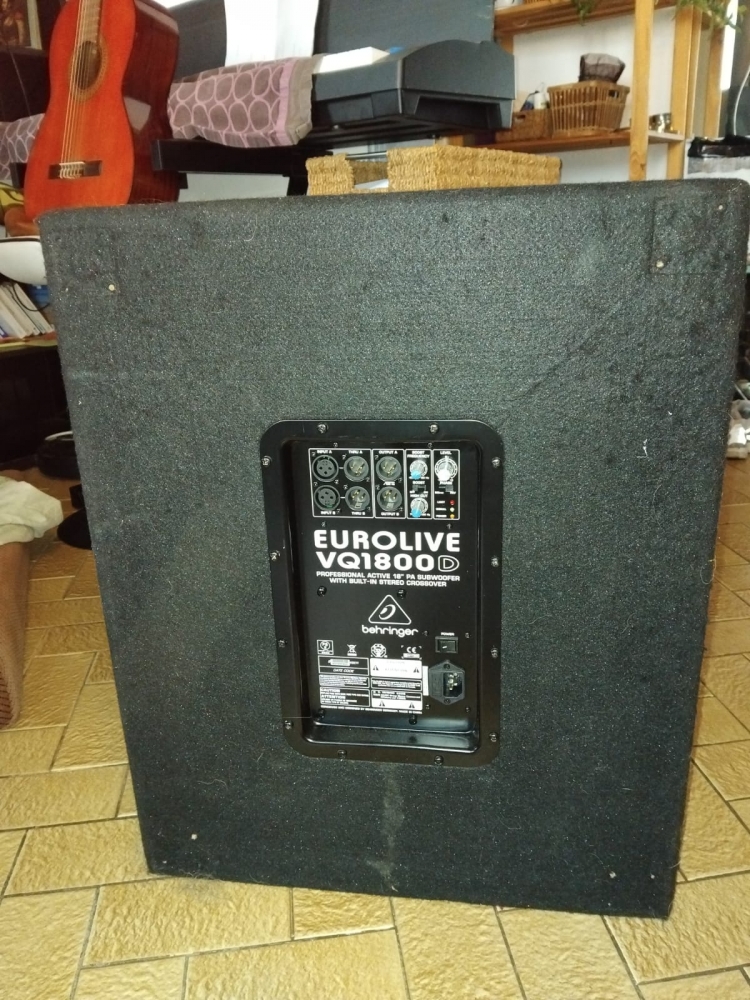 Caisson basses Behringer VQ1800D