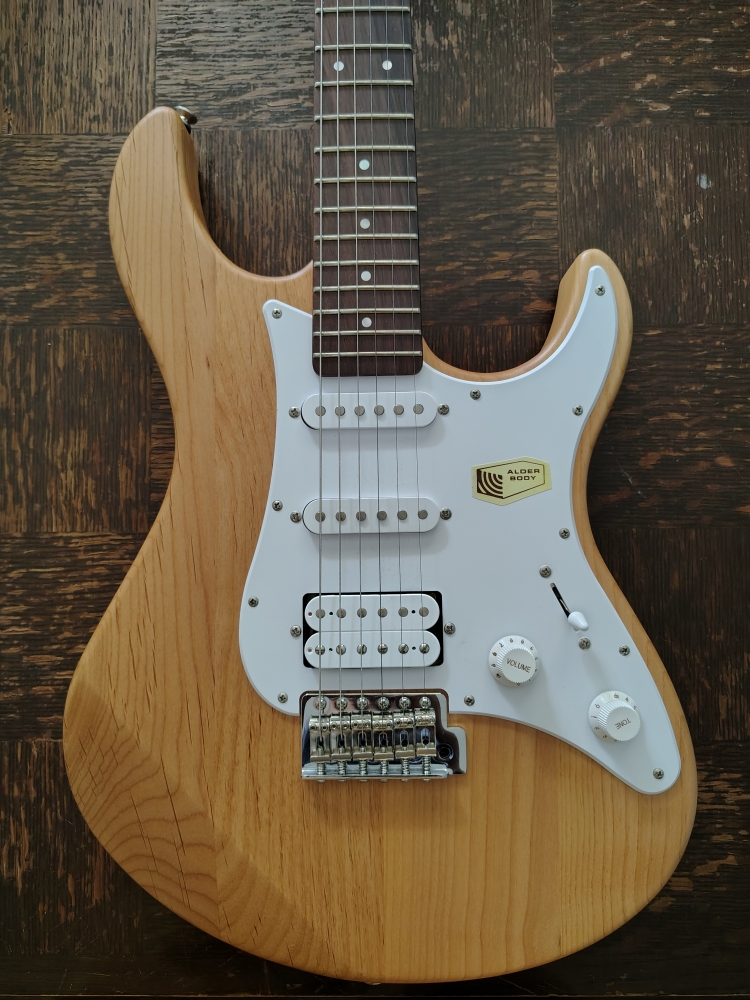 Guitare électrique Yamaha Pacifica 112V-YNS