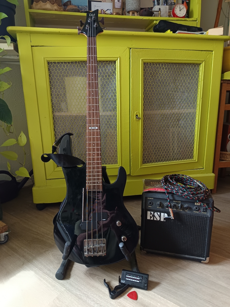Guitare Basse ESP N457 + ampli
