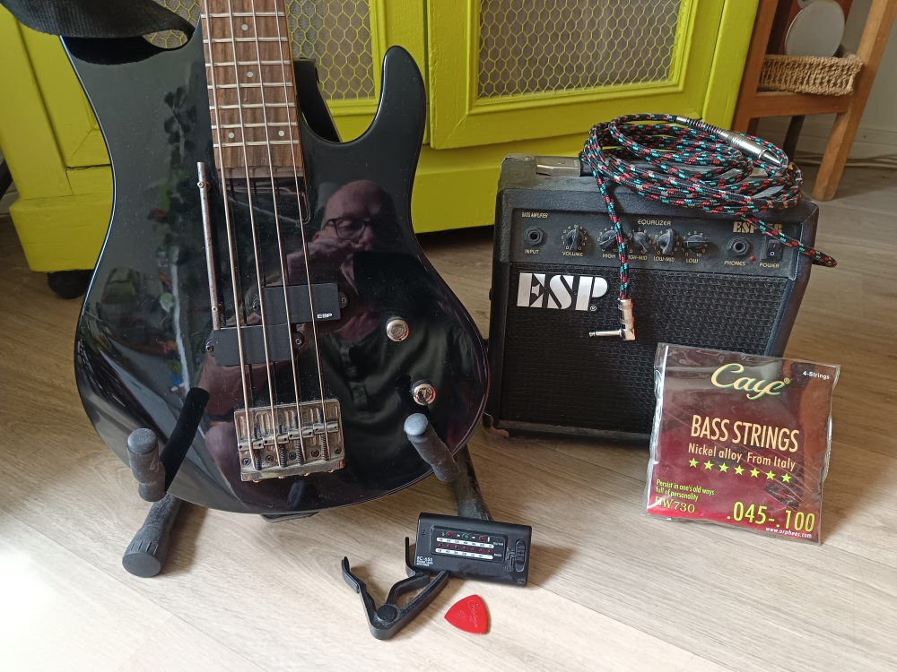 Guitare Basse ESP N457 + ampli