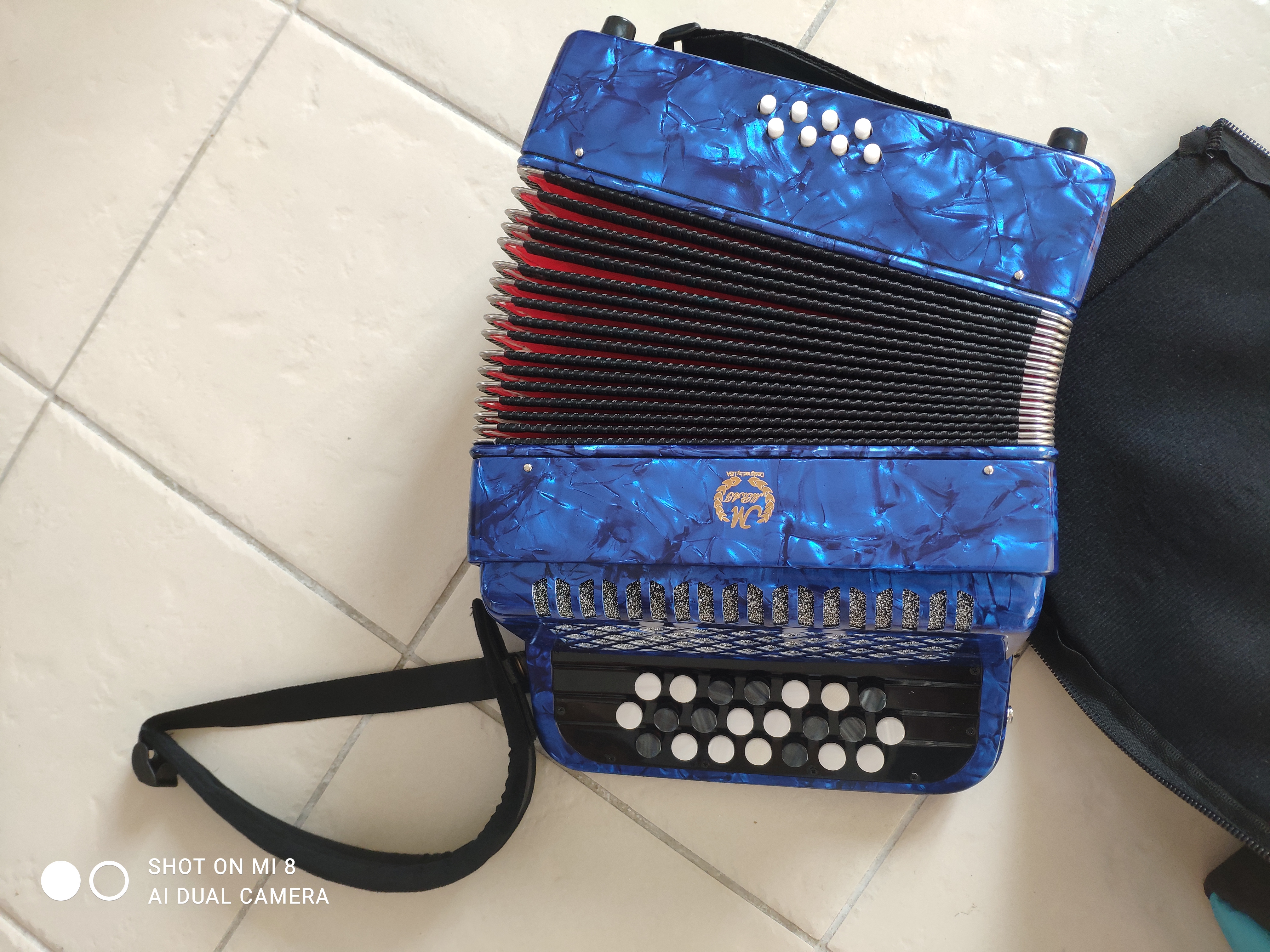 Accordéon MBAJ Très bon état -  reconditionné disponible sur Zic Ethic