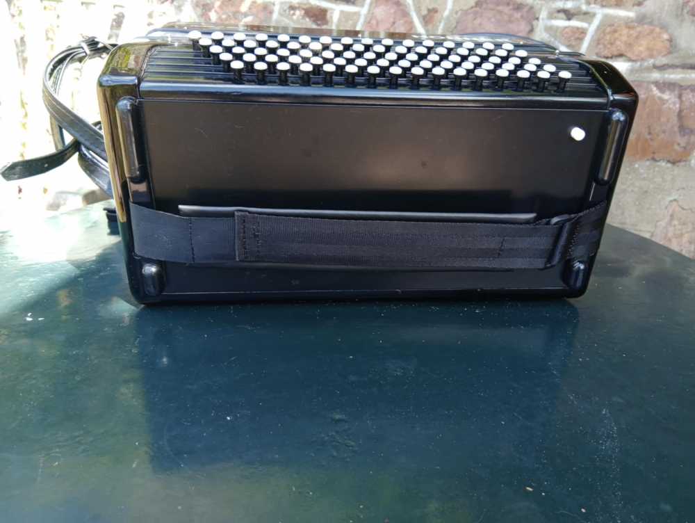 Accordéon Honner Nova II