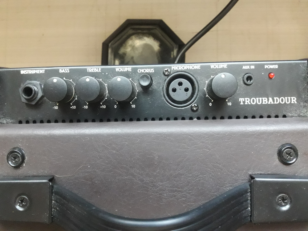Ampli Ibanez Troubadour T15II