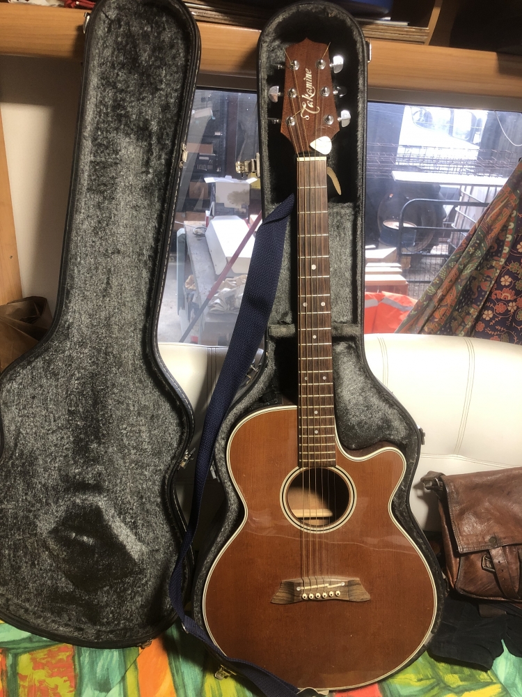 Guitare électro-acoustique Takamine