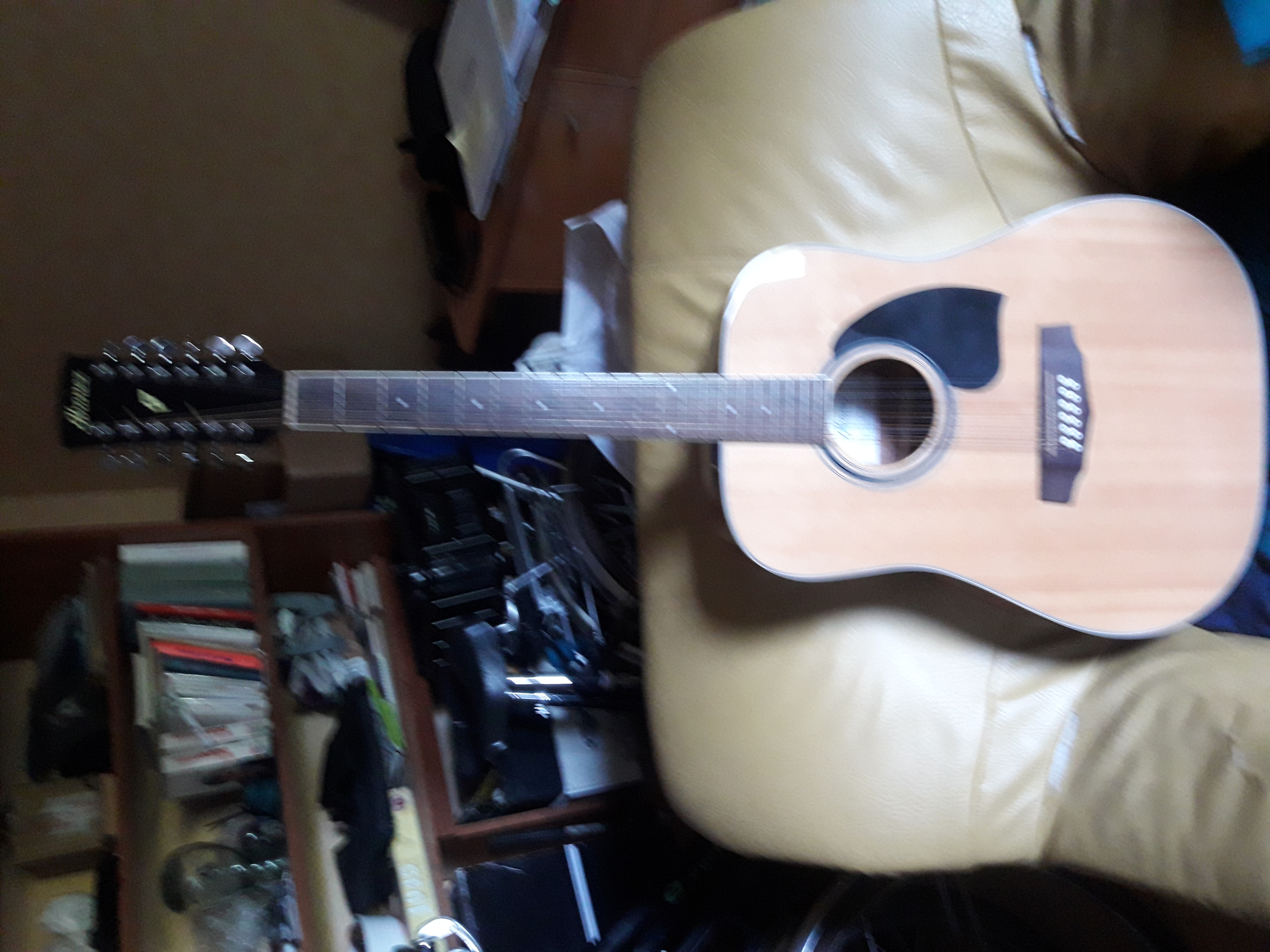 Guitare folk Ibanez PF1512-NT Très bon état -  reconditionné disponible sur Zic Ethic