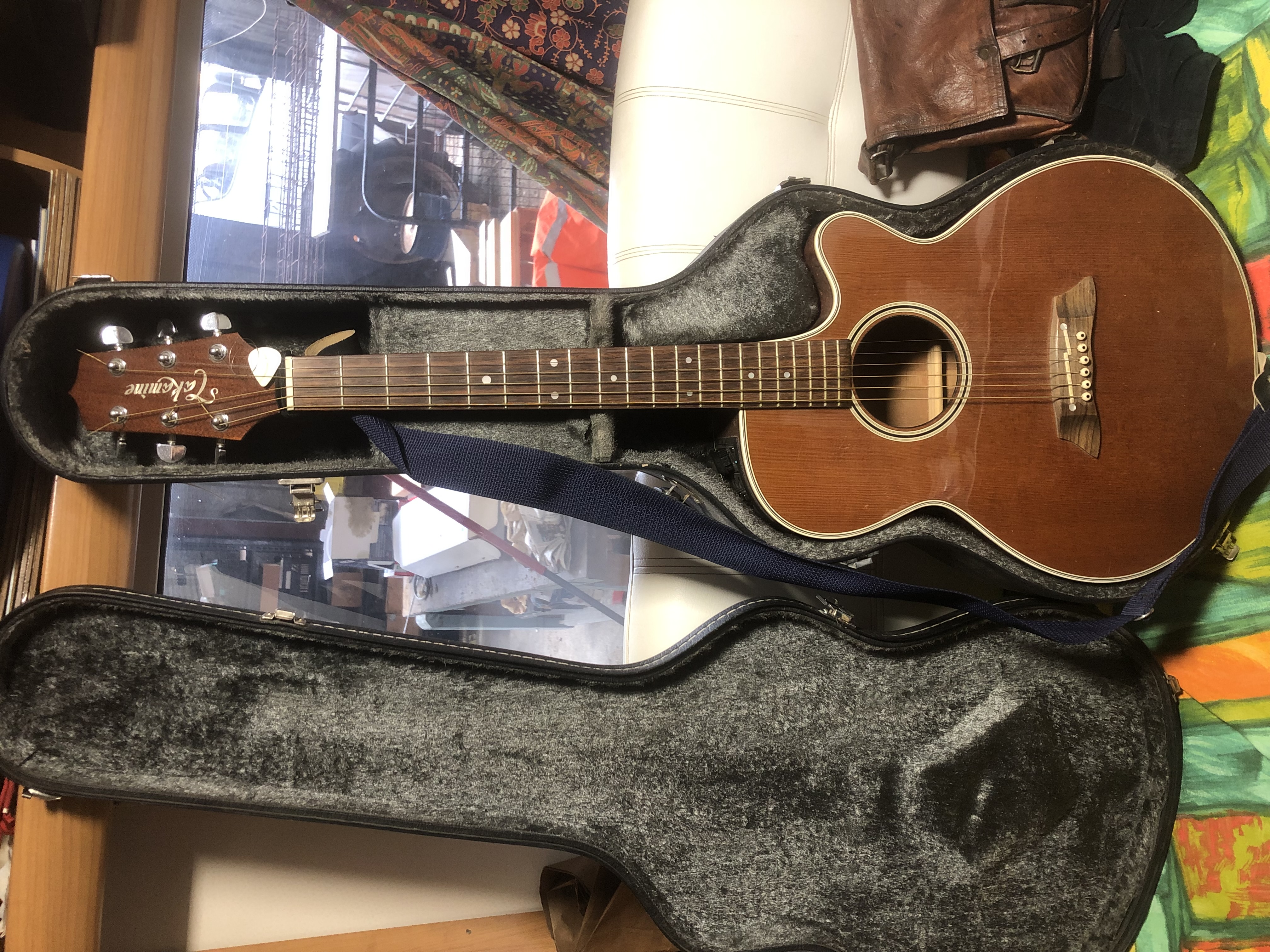 Guitare électro-acoustique Takamine Bon état -  reconditionné disponible sur Zic Ethic