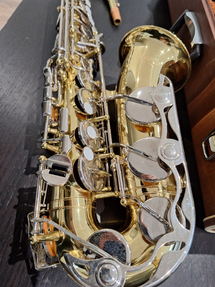Saxophone Yamaha alto YAS-25