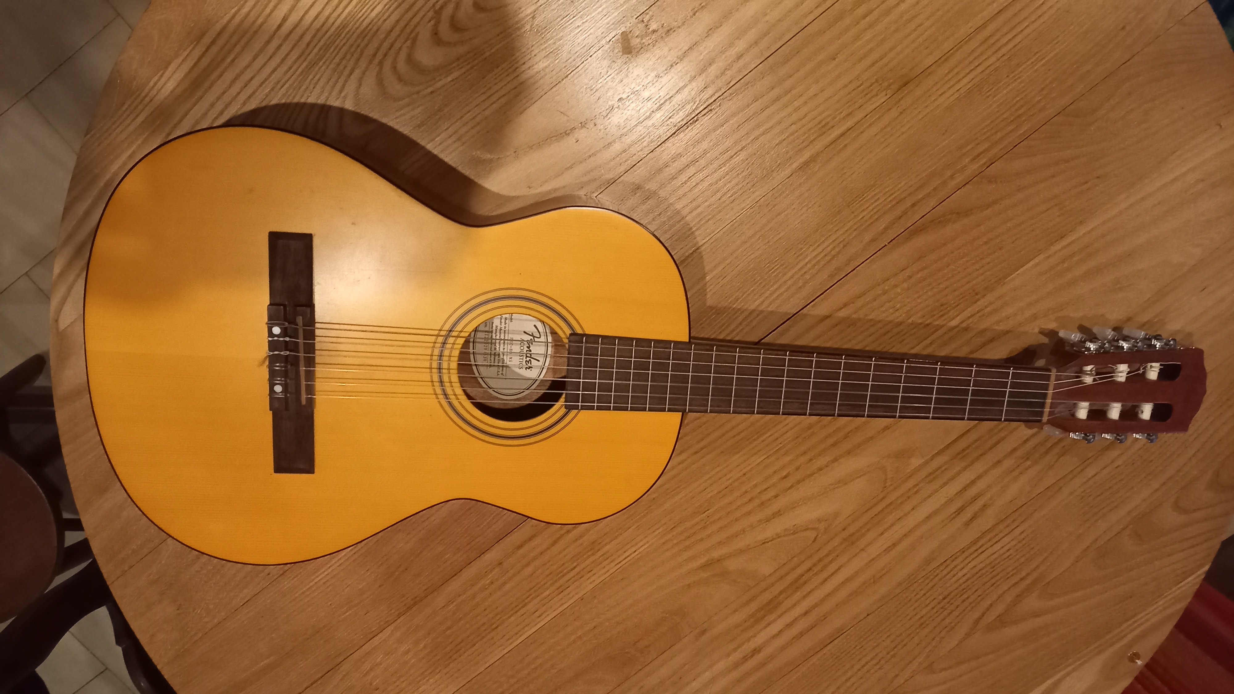 Guitare classique Fender ESC-80 NS Très bon état -  reconditionné disponible sur Zic Ethic