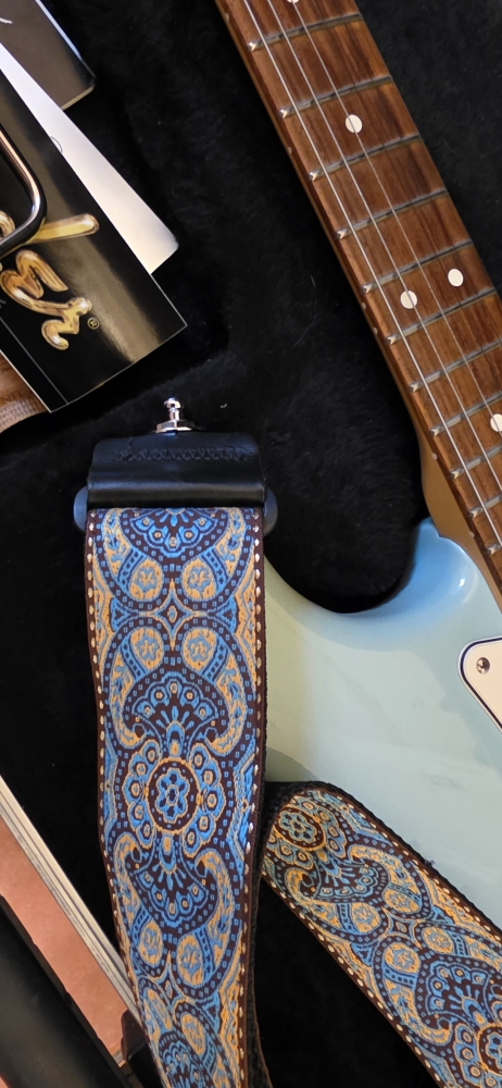 Guitare électrique Fender Stratocaster American FSR Daphne Blue