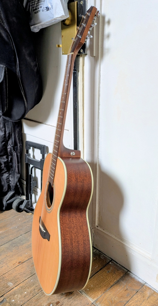 Guitare acoustique Takamine GN20-NS
