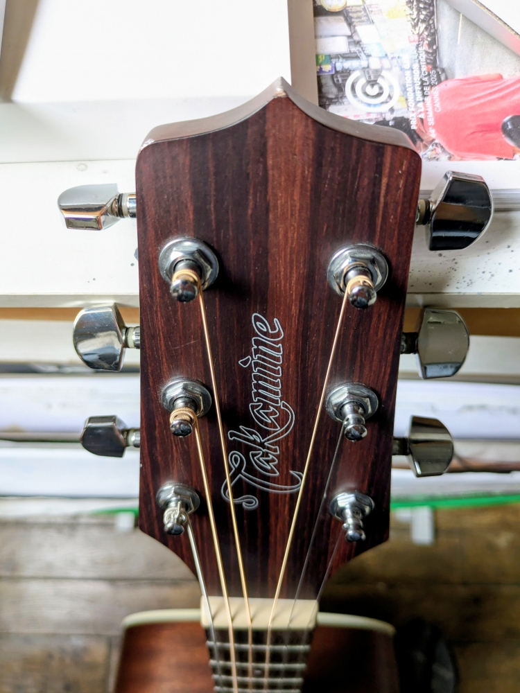 Guitare acoustique Takamine GN20-NS