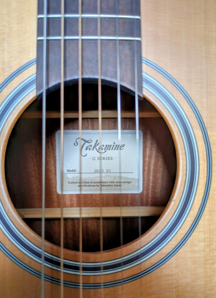 Guitare acoustique Takamine GN20-NS