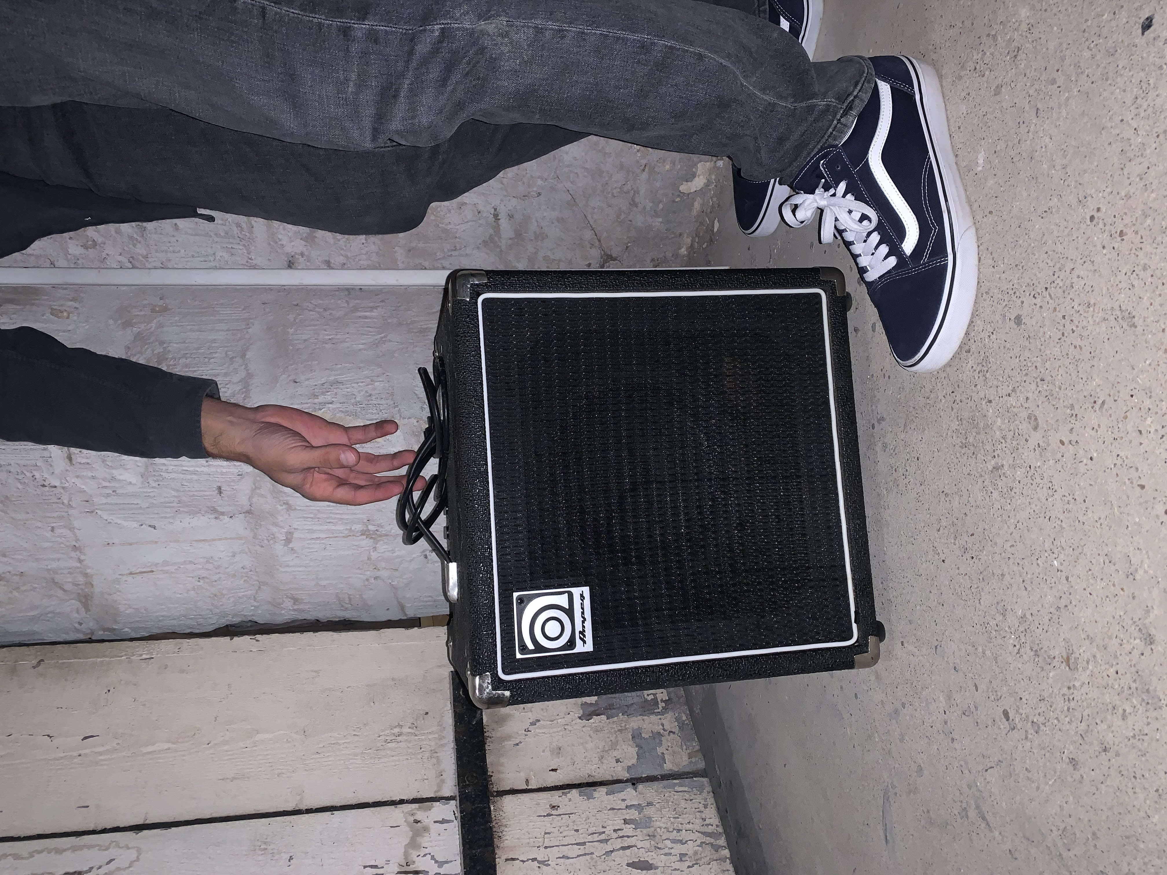 Acheter Ampli Basse Ampeg Très bon état - 120,00 € Ampli Basse Ampeg Très bon état - reconditionné disponible sur Zic Ethic