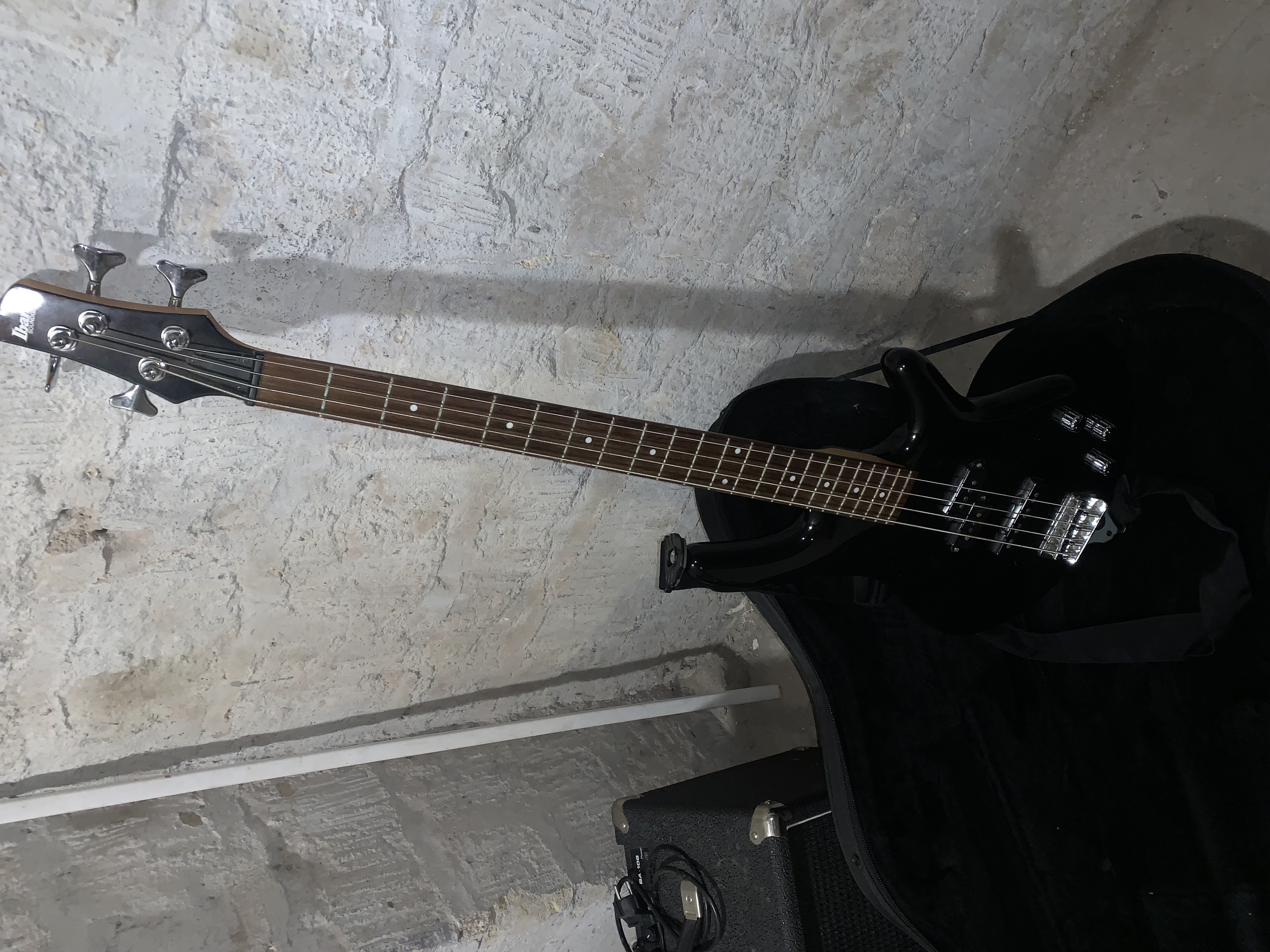 Guitare électrique basse Ibanez Soundgear Bon état -  reconditionné disponible sur Zic Ethic