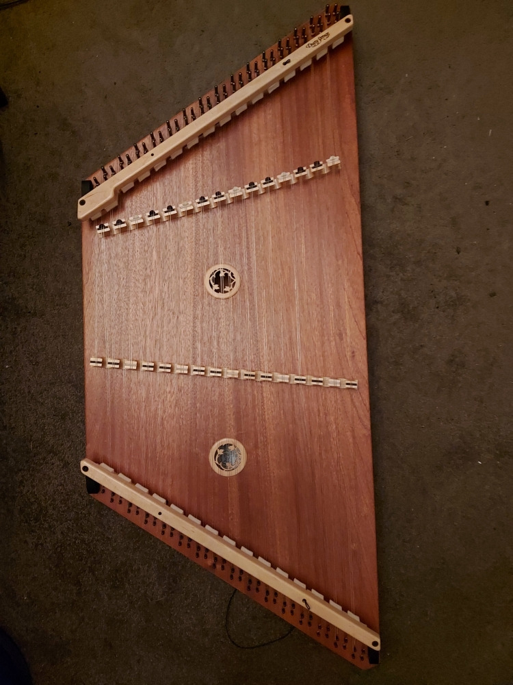 Dulcimer à marteaux Dusty Strings D45