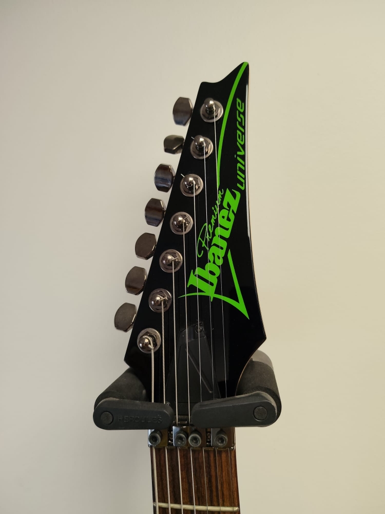 Guitare électrique Ibanez UV70P-BK