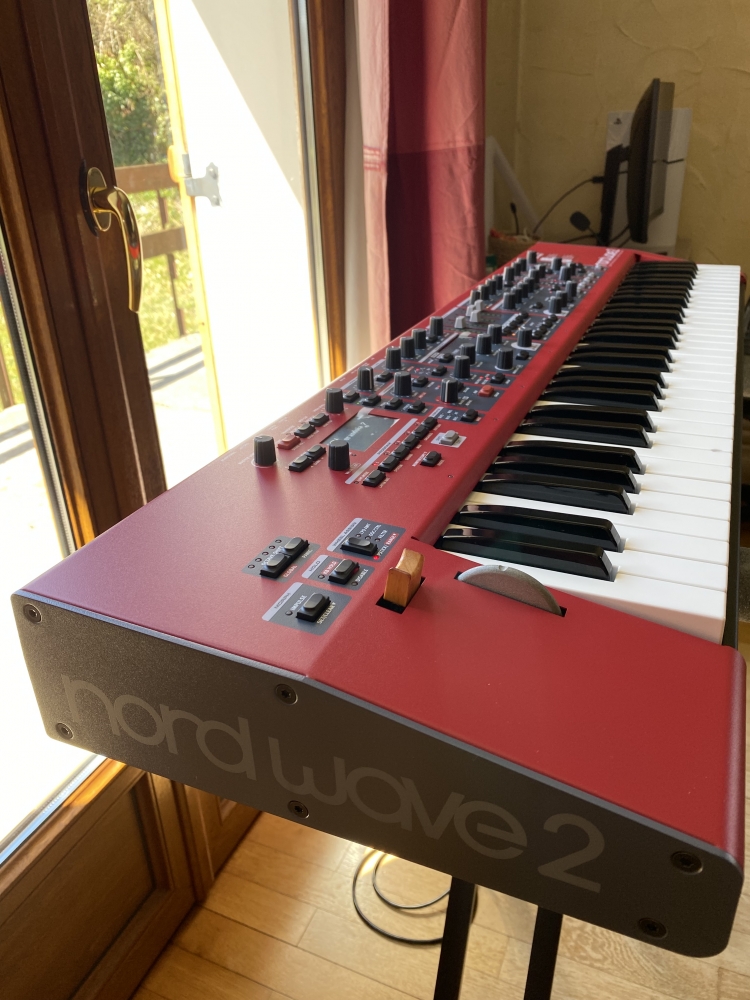 Synthétiseur Nord Wave 2