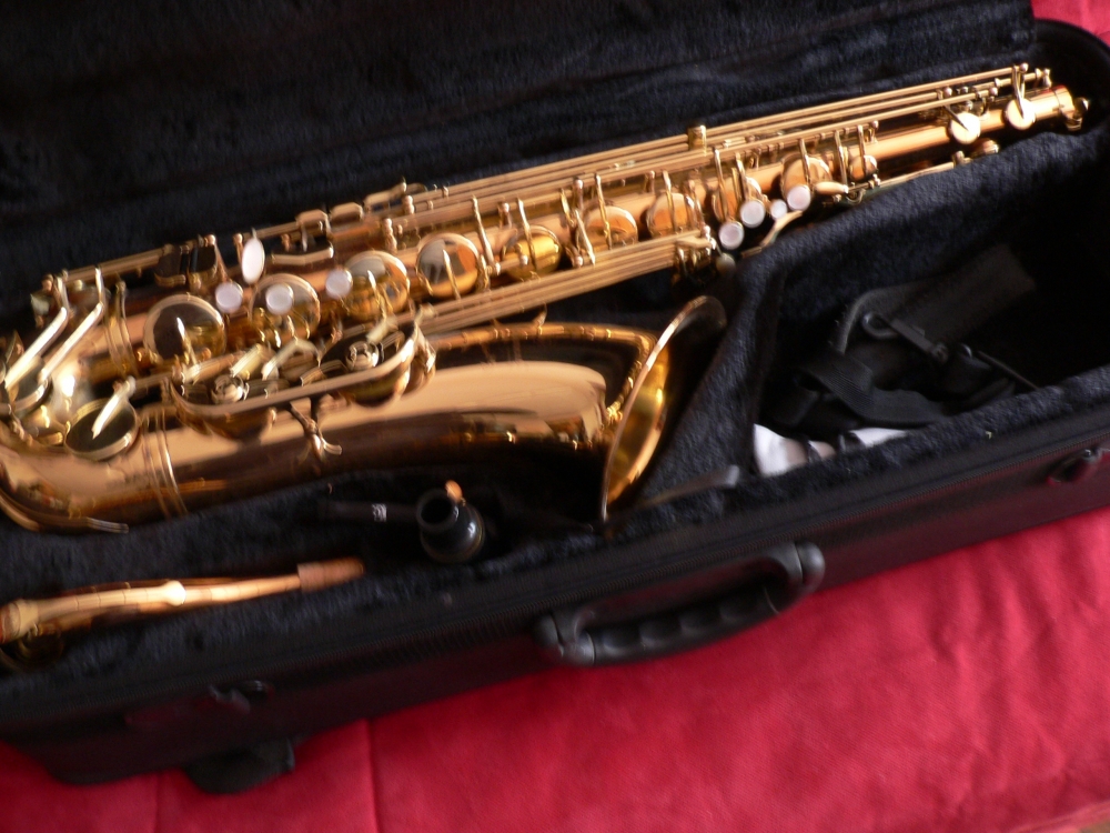 Saxophone ténor Advences