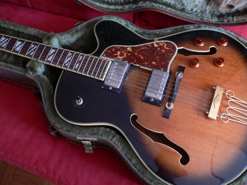 Guitare électrique Aria