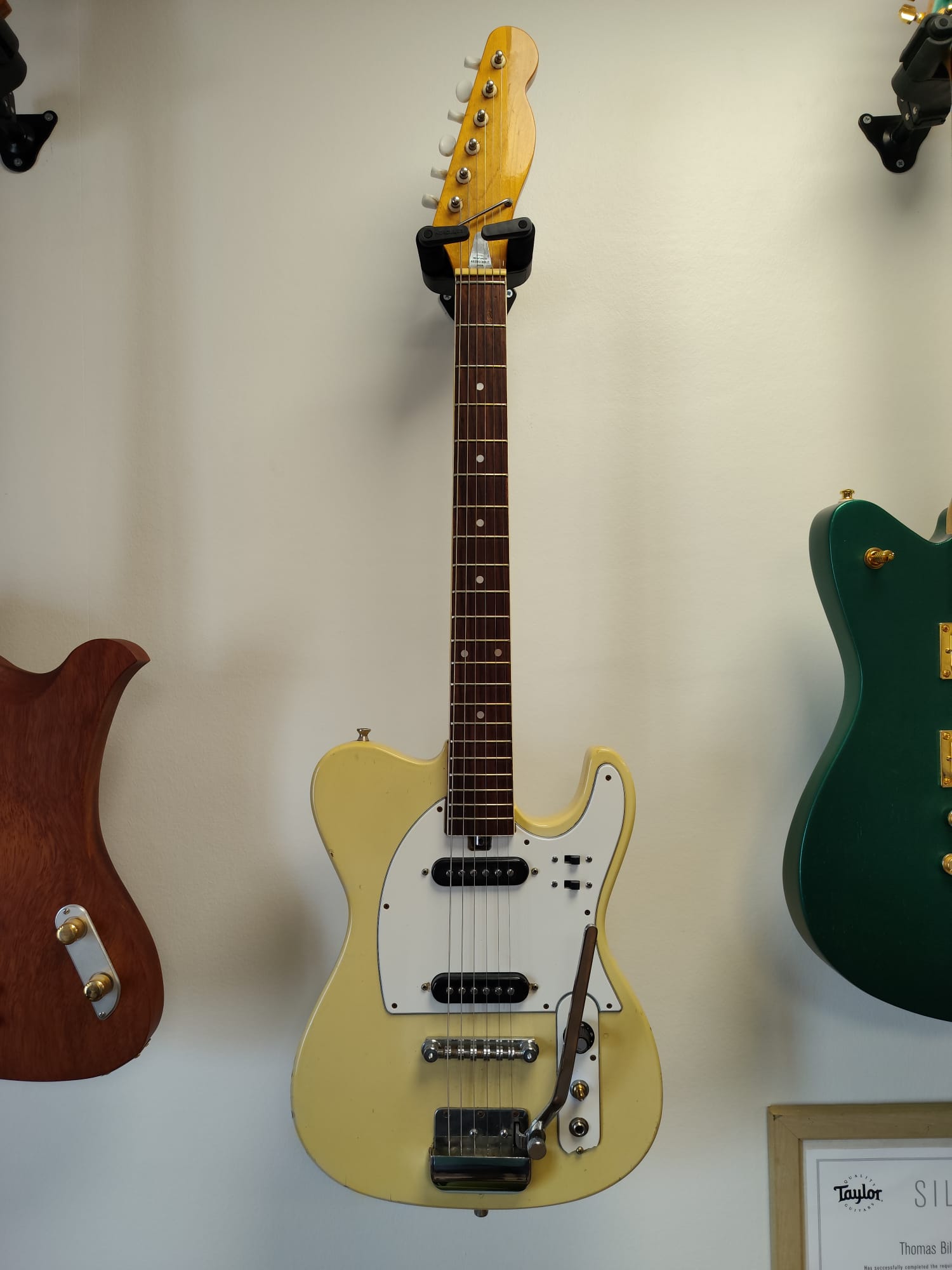 Guitare électique Teisco État correct -  reconditionné disponible sur Zic Ethic