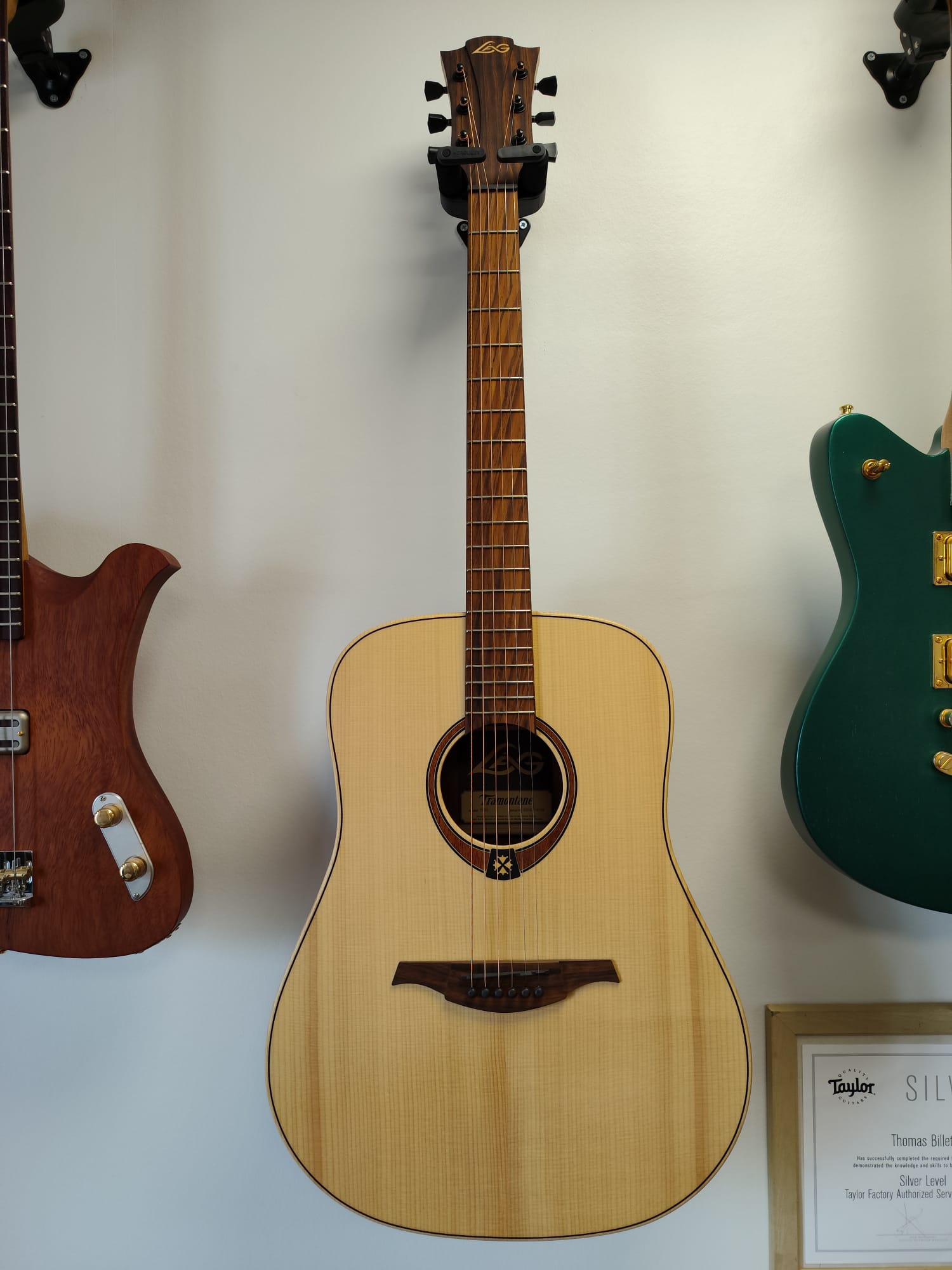 Guitare Folk Lag Tramontane T 70D Très bon état -  reconditionné disponible sur Zic Ethic